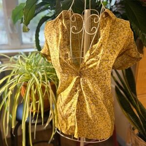 Old Navy capped sleeve yellow shirt